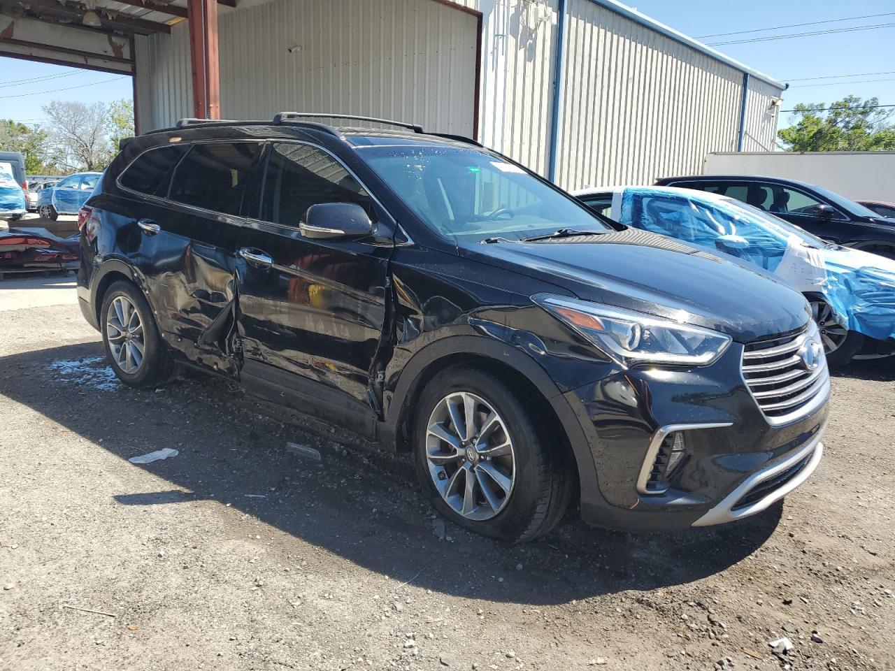 2017 HYUNDAI SANTA FE S - Image 4
