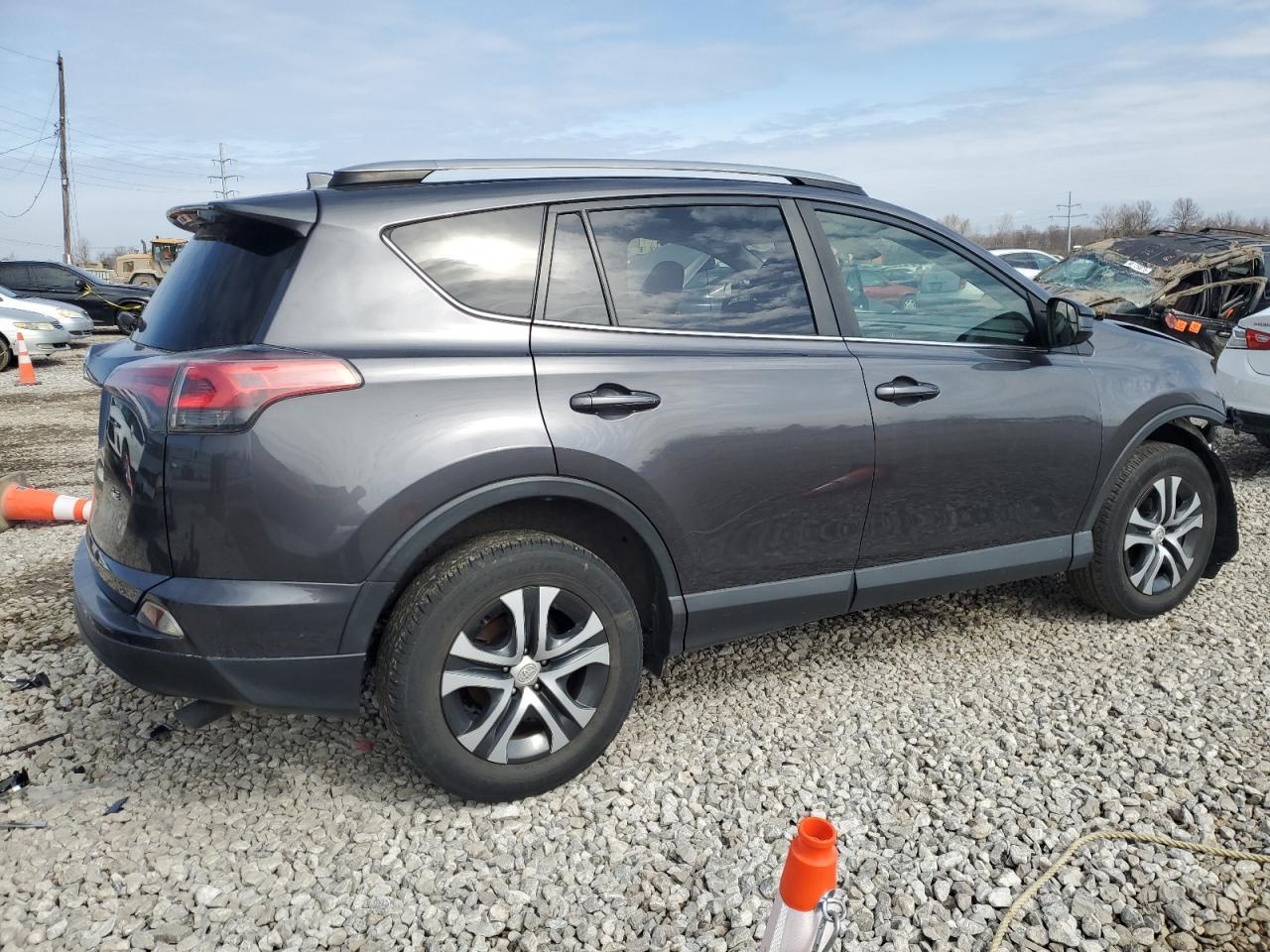 2018 TOYOTA RAV4 LE - Image 3