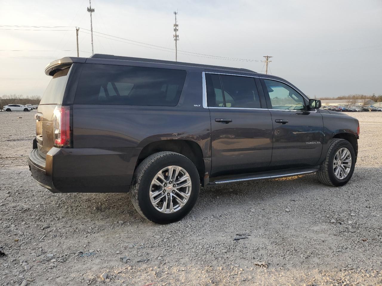 2016 GMC YUKON XL K - Фото 3