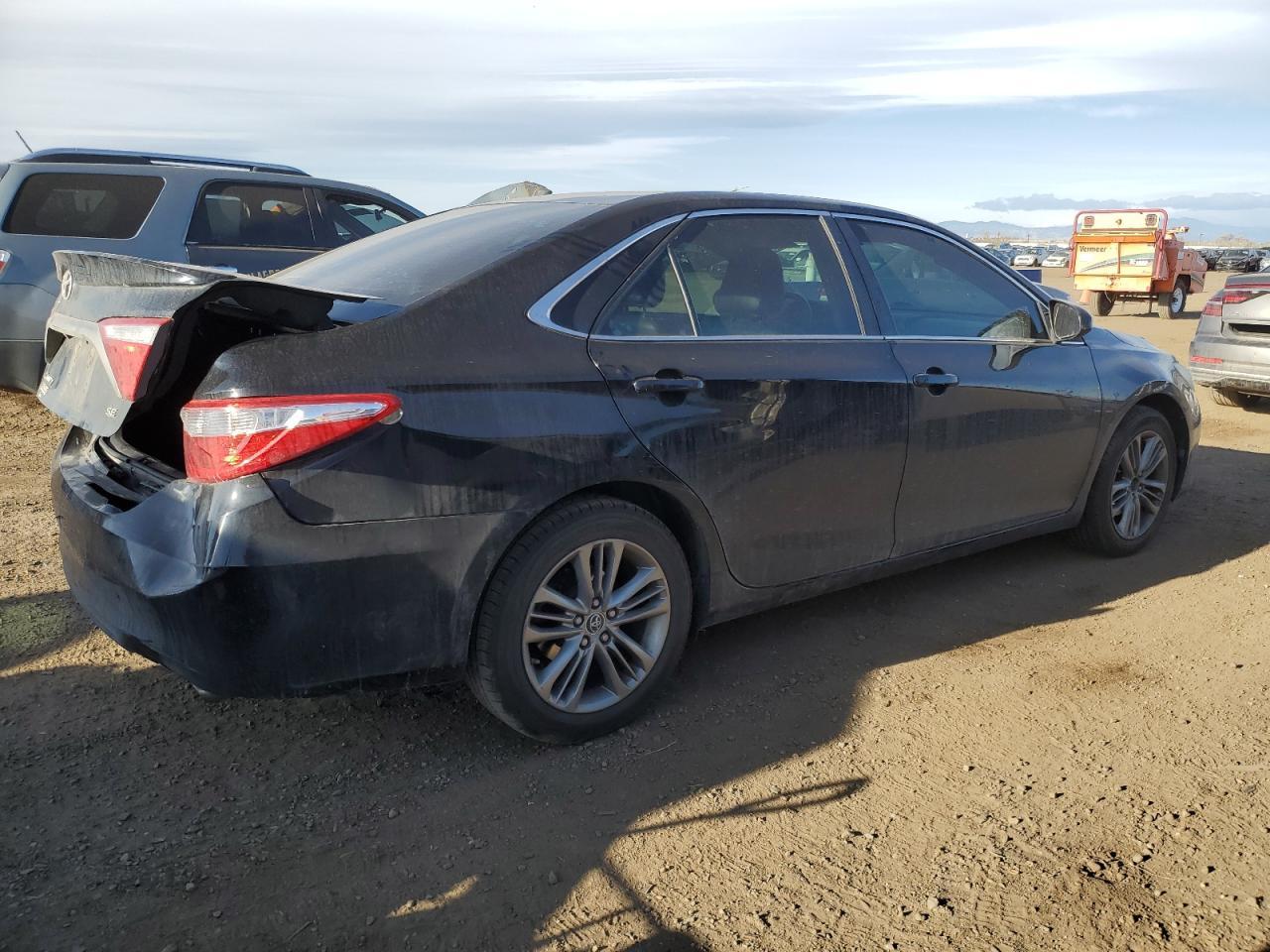 2015 TOYOTA CAMRY LE - Фото 3