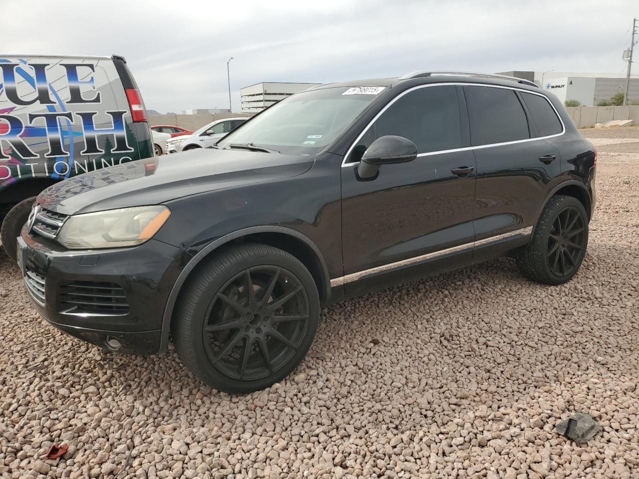 2011 VOLKSWAGEN TOUAREG V6