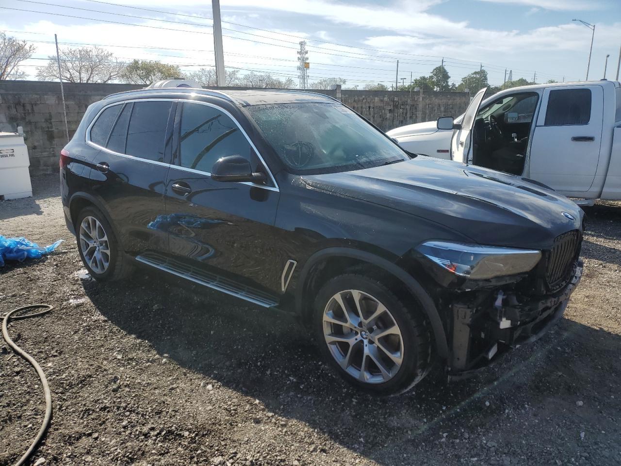 2023 BMW X5 XDRIVE4 - Фото 4