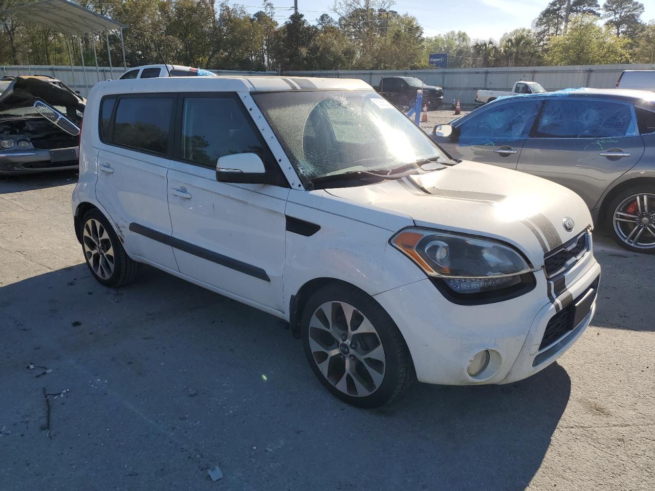 2013 KIA SOUL + - Image 4