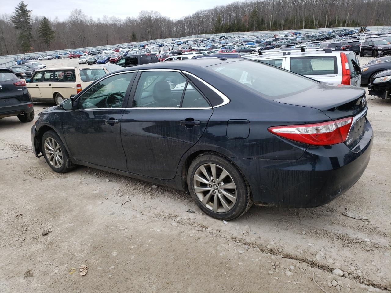 2017 TOYOTA CAMRY LE - Фото 2