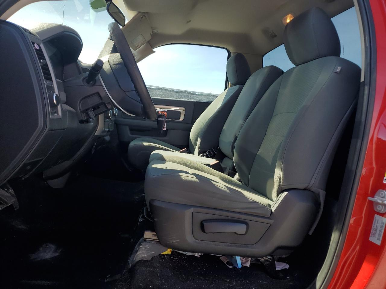 2017 RAM 1500 ST - Image 7