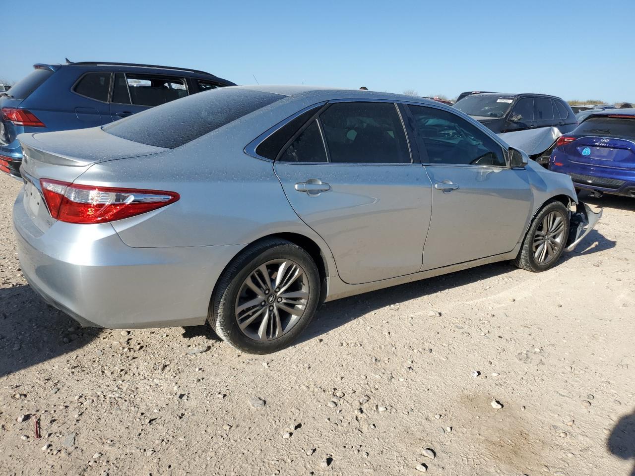2017 TOYOTA CAMRY LE - Фото 3