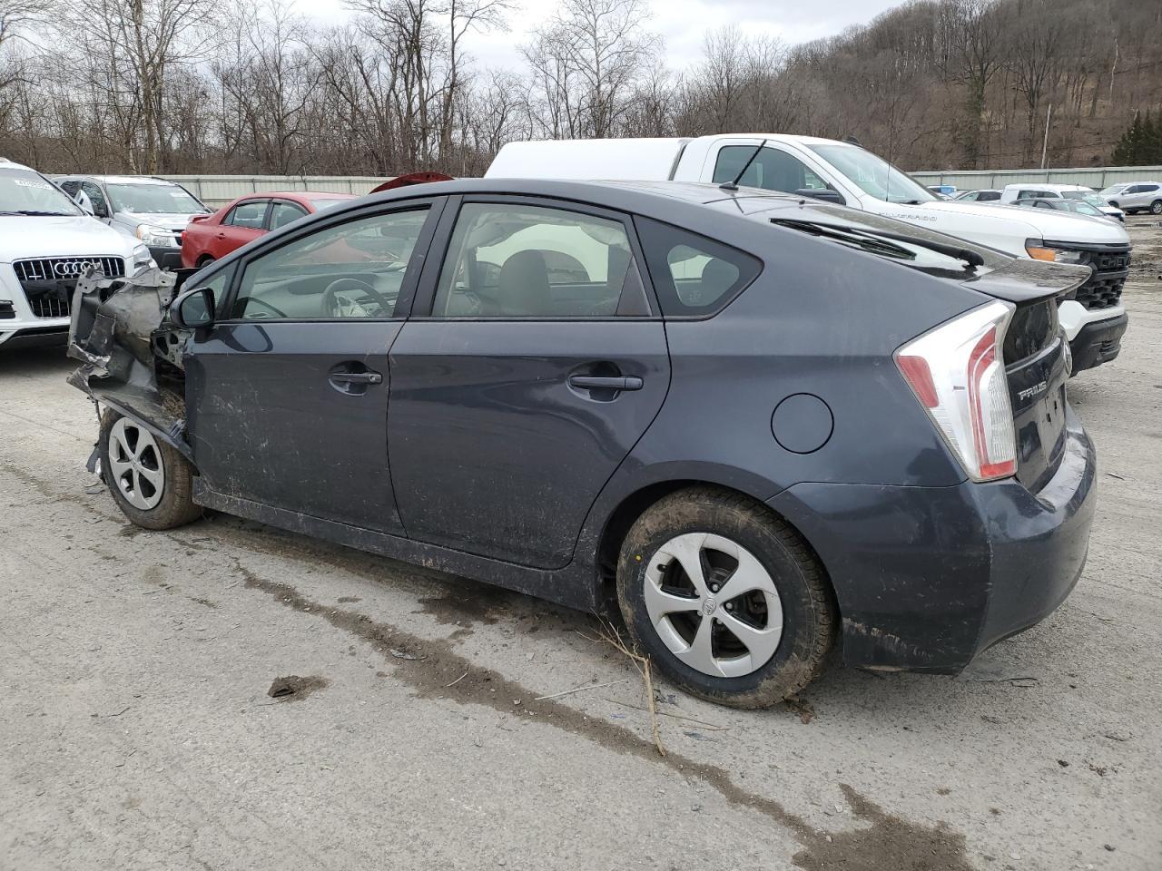 2015 TOYOTA PRIUS - Image 2
