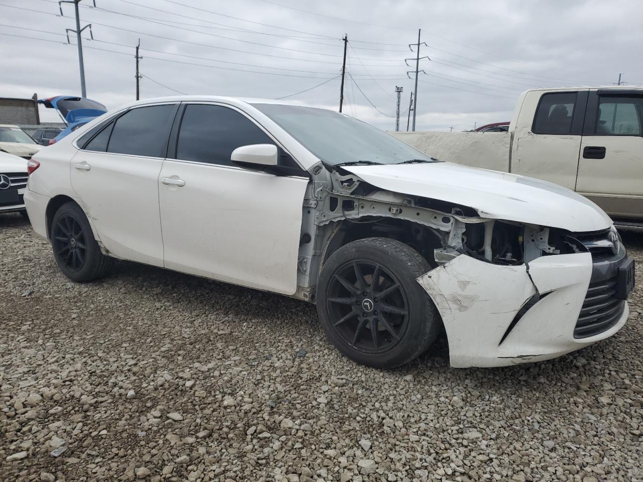 2016 TOYOTA CAMRY LE - Фото 4