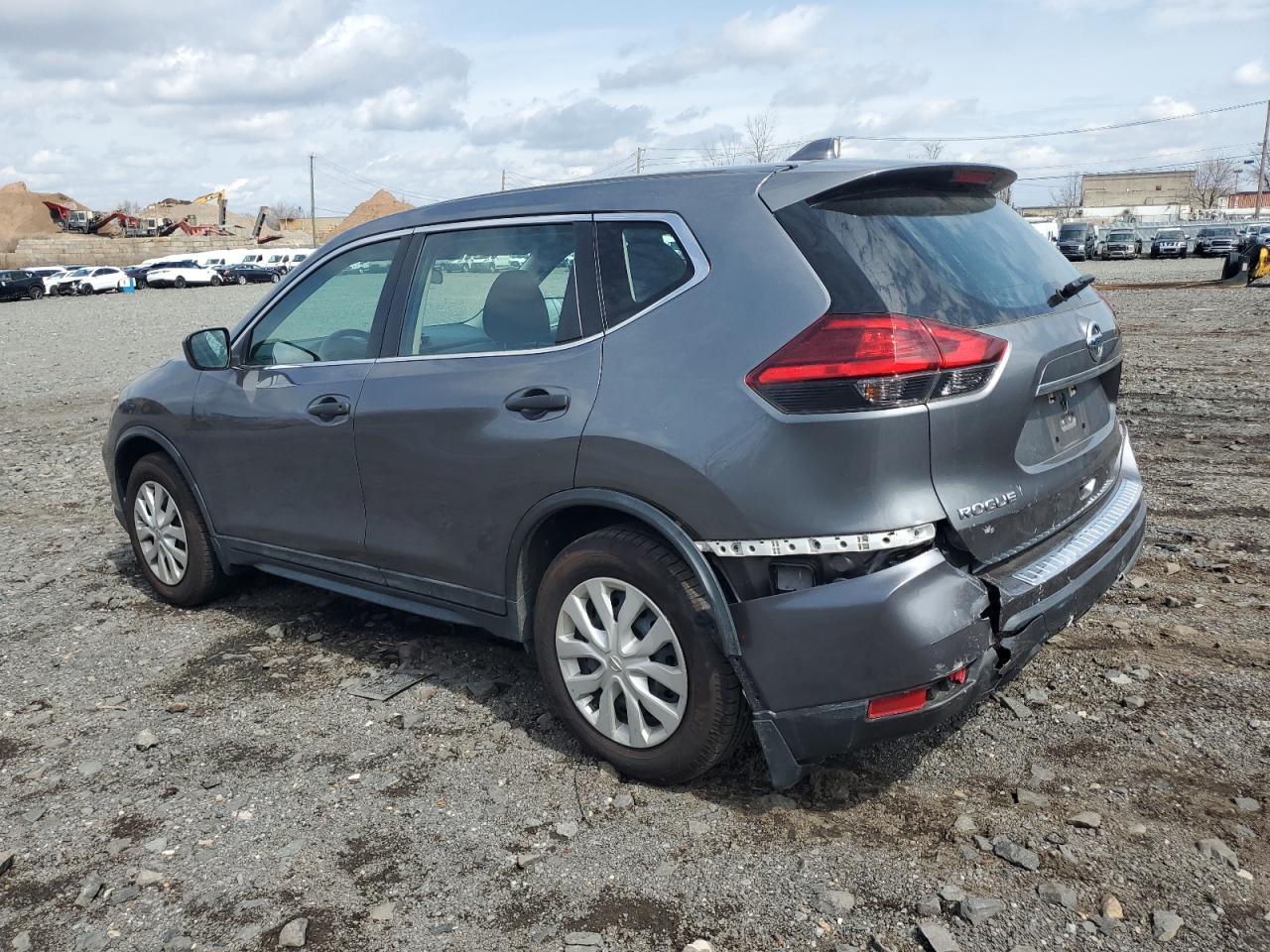 2017 NISSAN ROGUE SV - Image 2