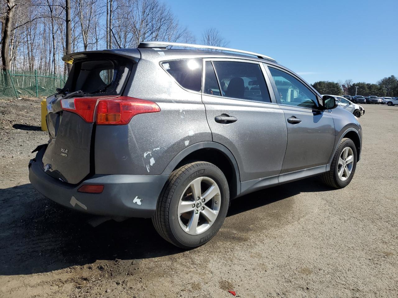 2015 TOYOTA RAV4 XLE - Image 3