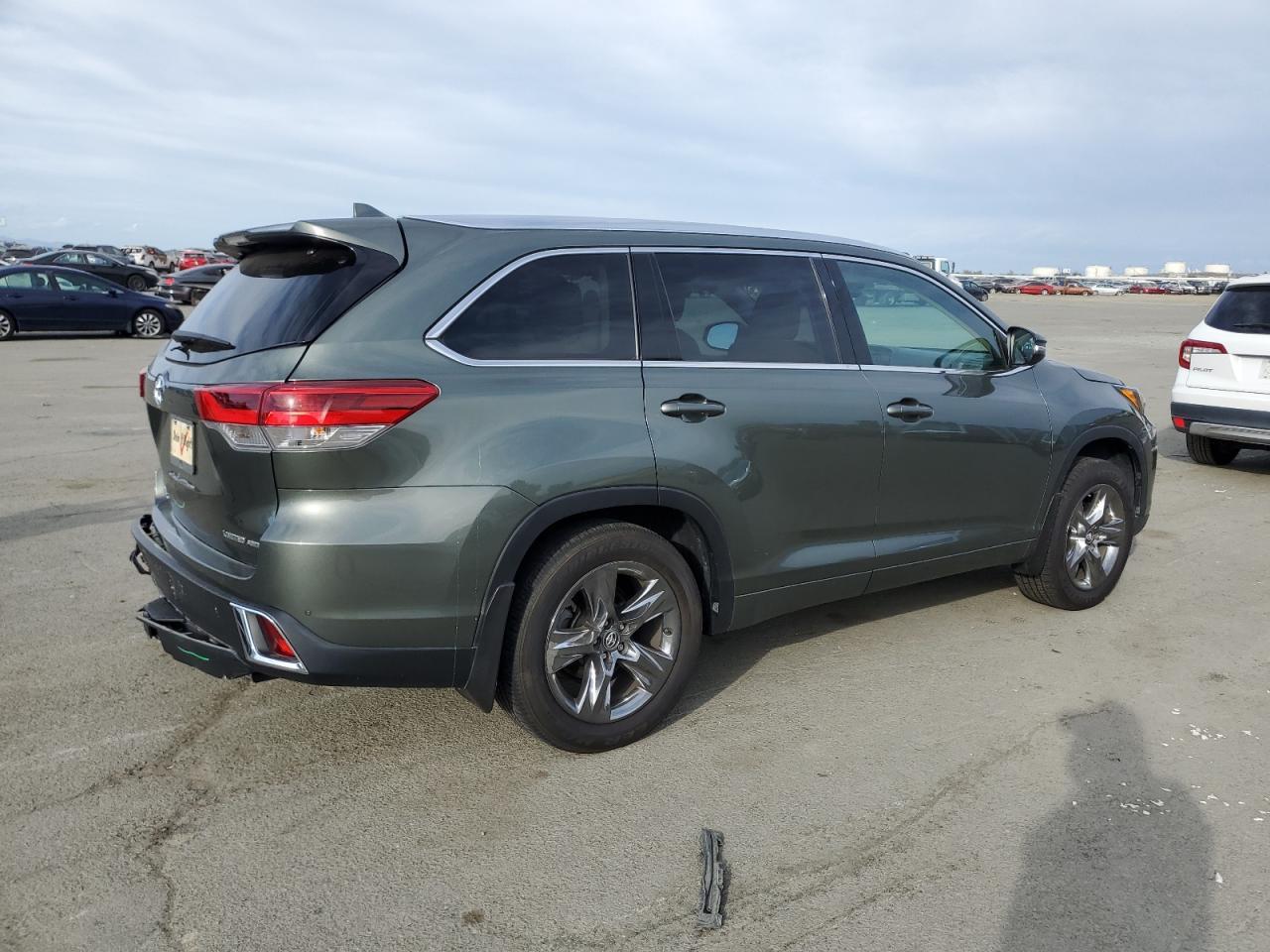 2018 TOYOTA HIGHLANDER - Image 3
