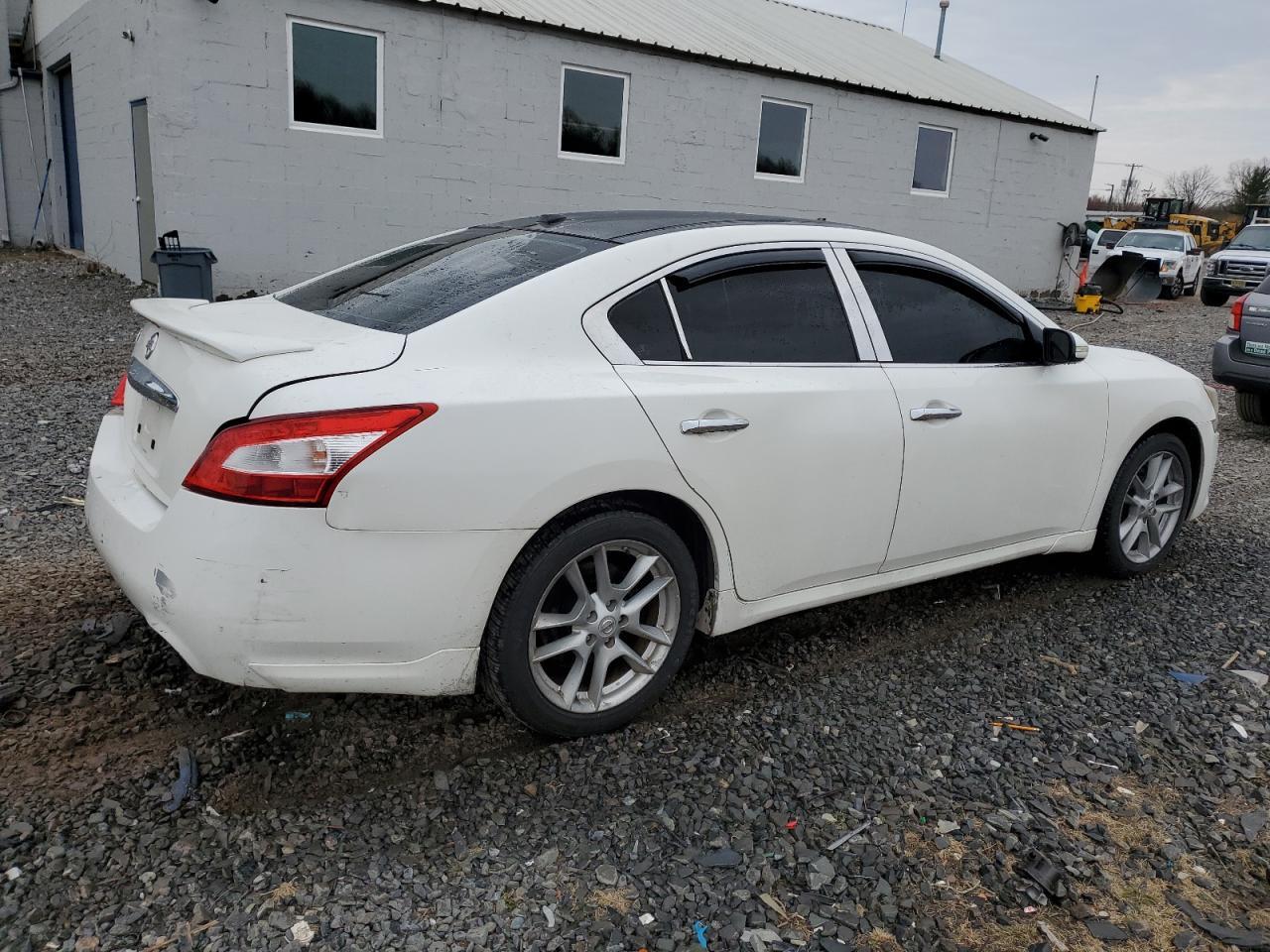 2011 NISSAN MAXIMA S - Image 3