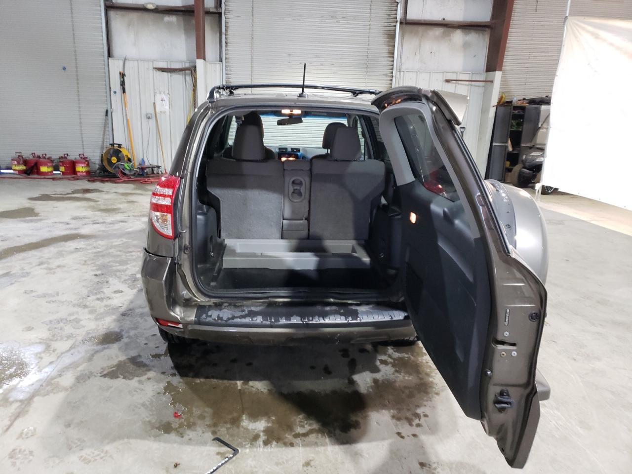 2011 TOYOTA RAV4 - Image 6