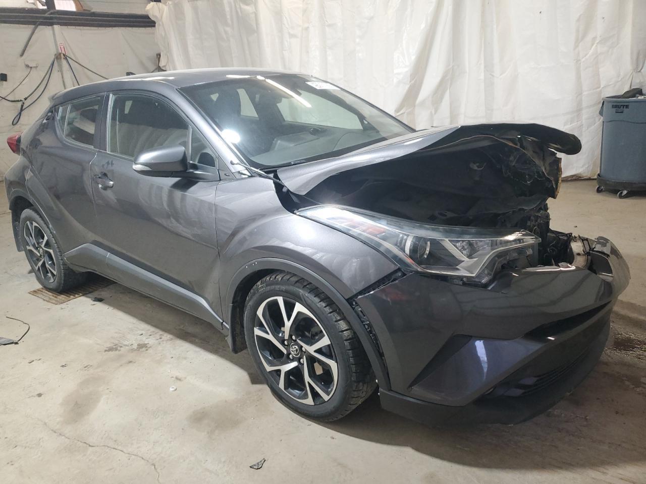 2018 TOYOTA C-HR XLE - Фото 4