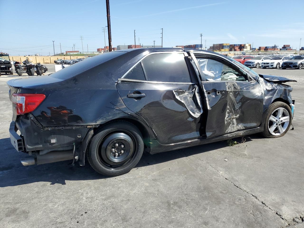 2013 TOYOTA CAMRY L - Фото 3