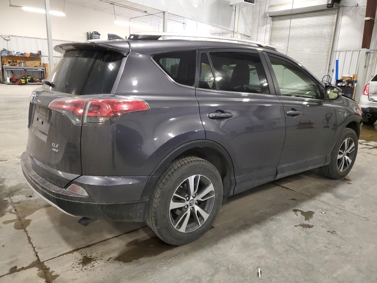 2016 TOYOTA RAV4 XLE - Фото 3
