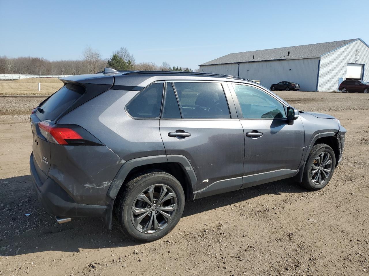 2022 TOYOTA RAV4 XLE P - Фото 3