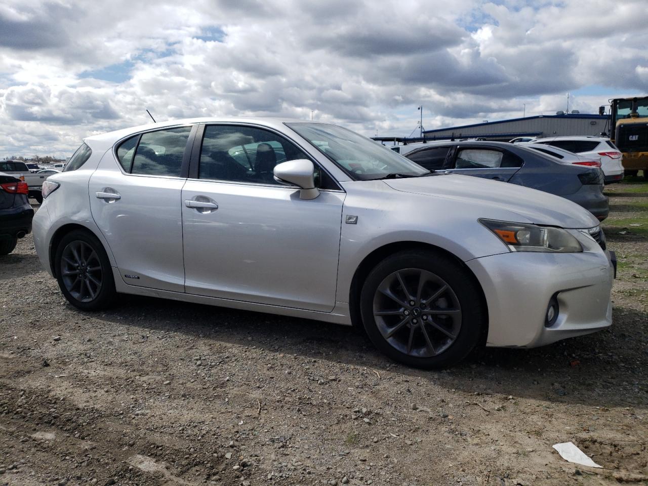 2013 LEXUS CT 200 - Image 4