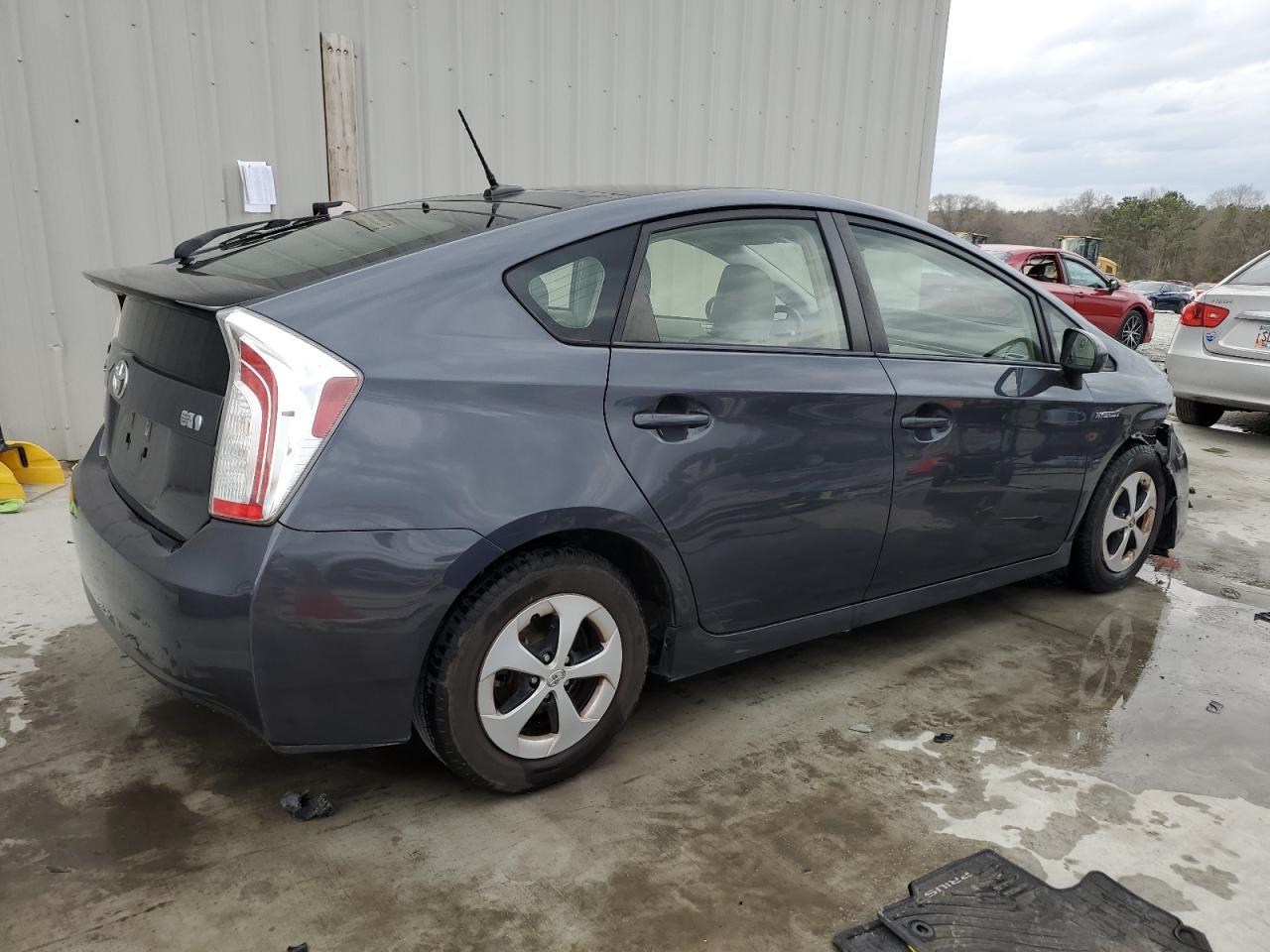 2015 TOYOTA PRIUS - Фото 3