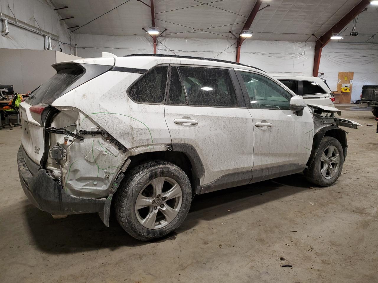 2020 TOYOTA RAV4 XLE - Image 3
