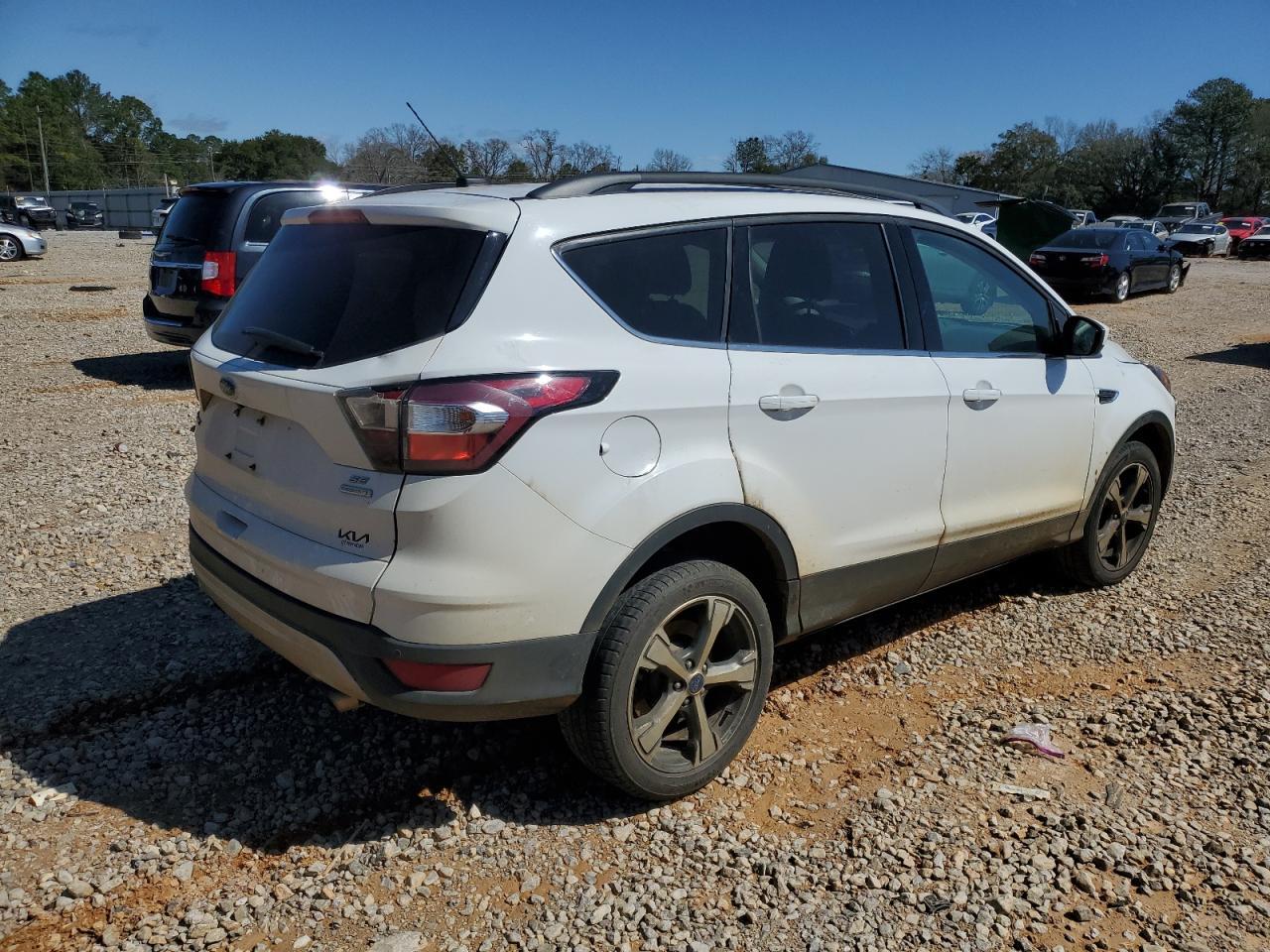 2017 FORD ESCAPE SE - Image 3