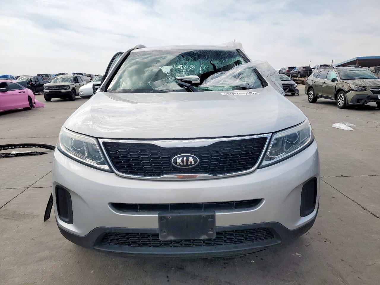 2015 KIA SORENTO LX - Image 5