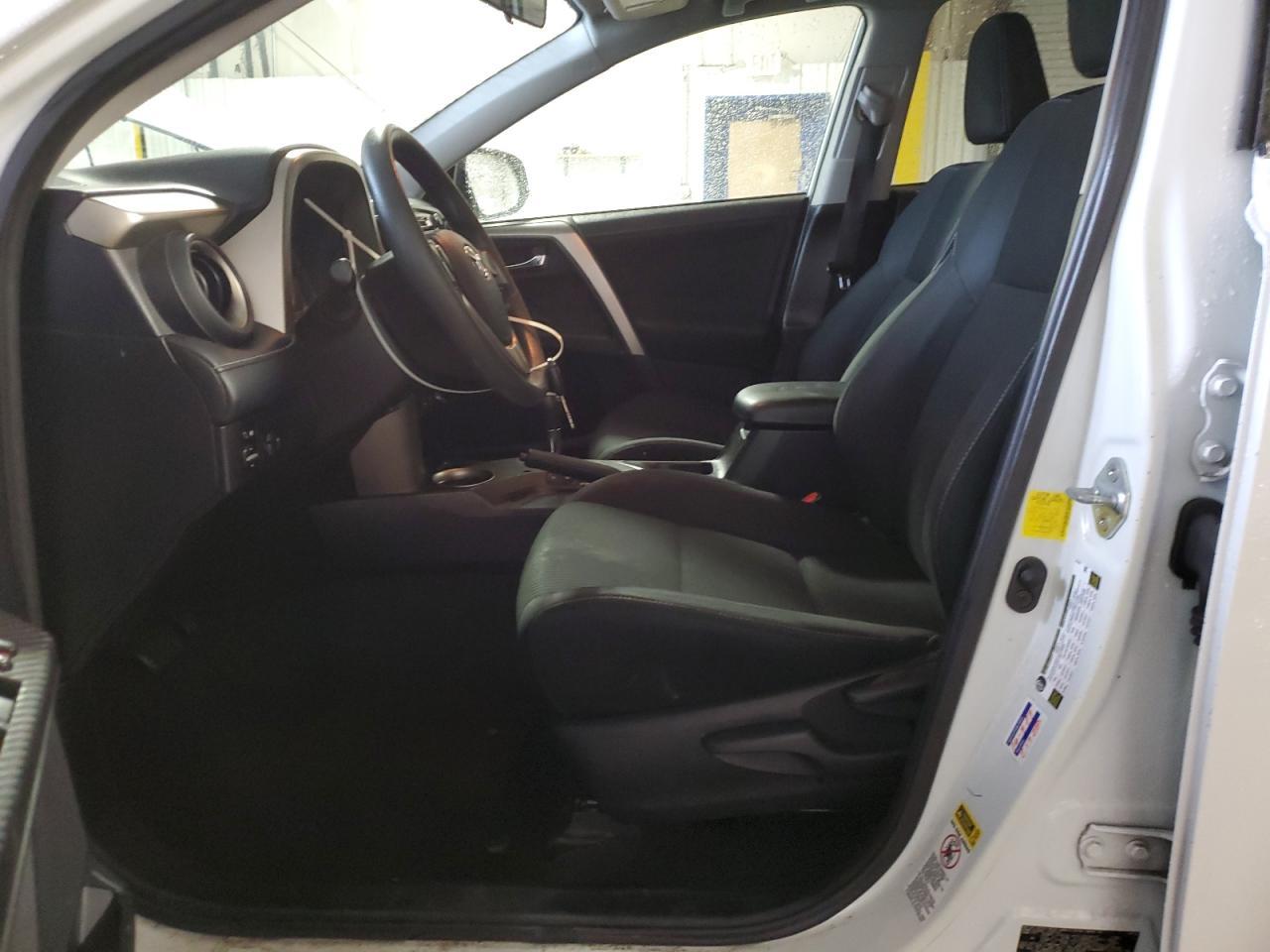 2015 TOYOTA RAV4 XLE - Image 7