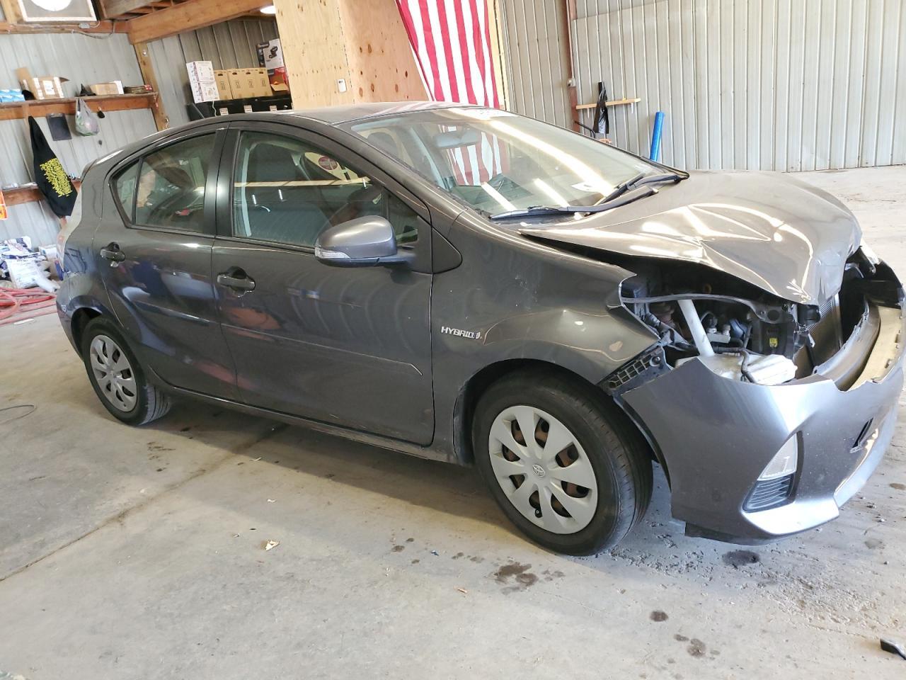 2013 TOYOTA PRIUS C - Image 4