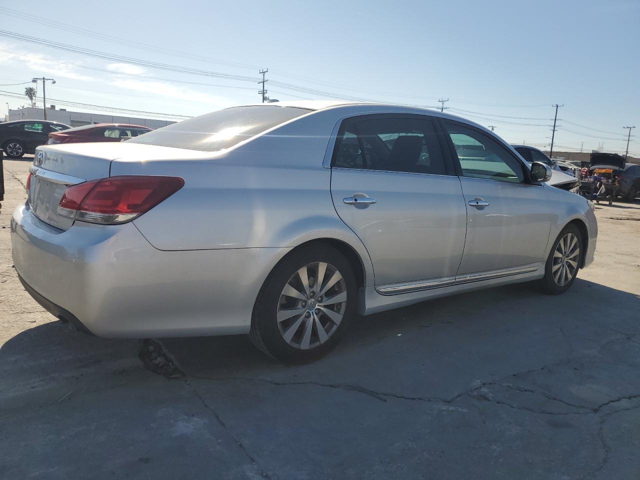 2011 TOYOTA AVALON BAS - Image 3