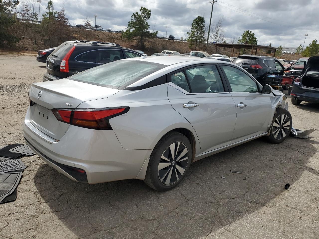 2022 NISSAN ALTIMA SV - Image 3
