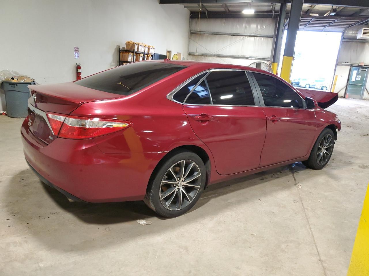 2016 TOYOTA CAMRY LE - Фото 3