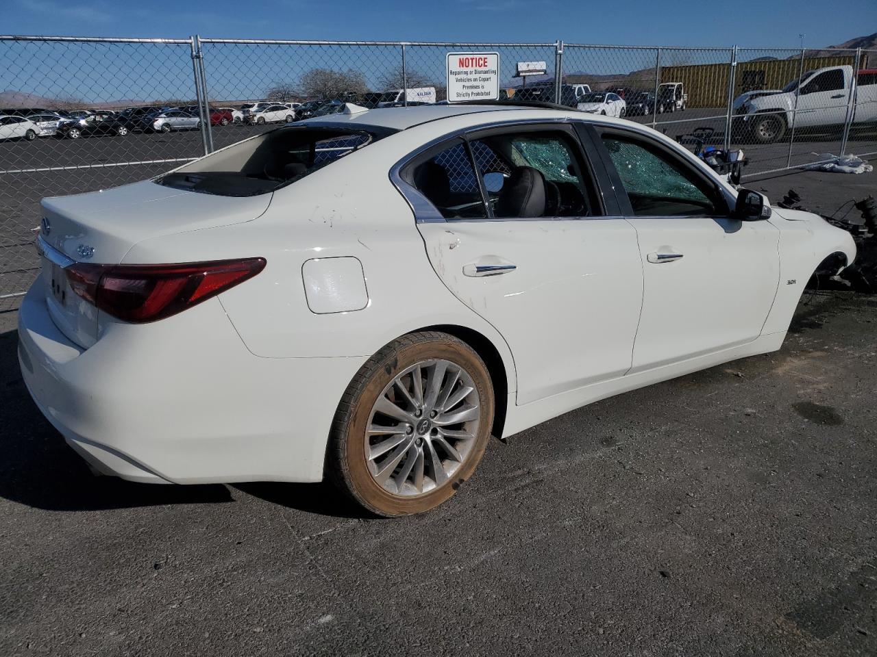 2018 INFINITI Q50 LUXE - Image 3