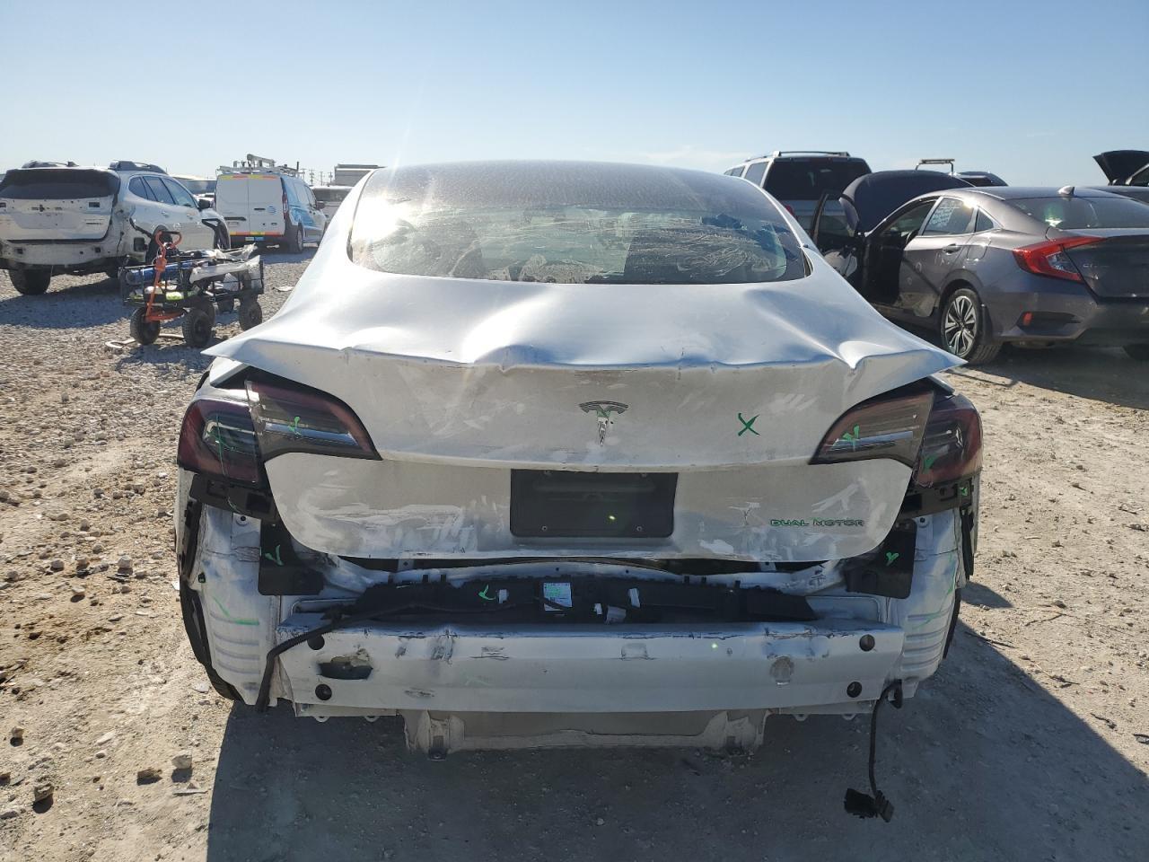 2022 TESLA MODEL 3 - Фото 6