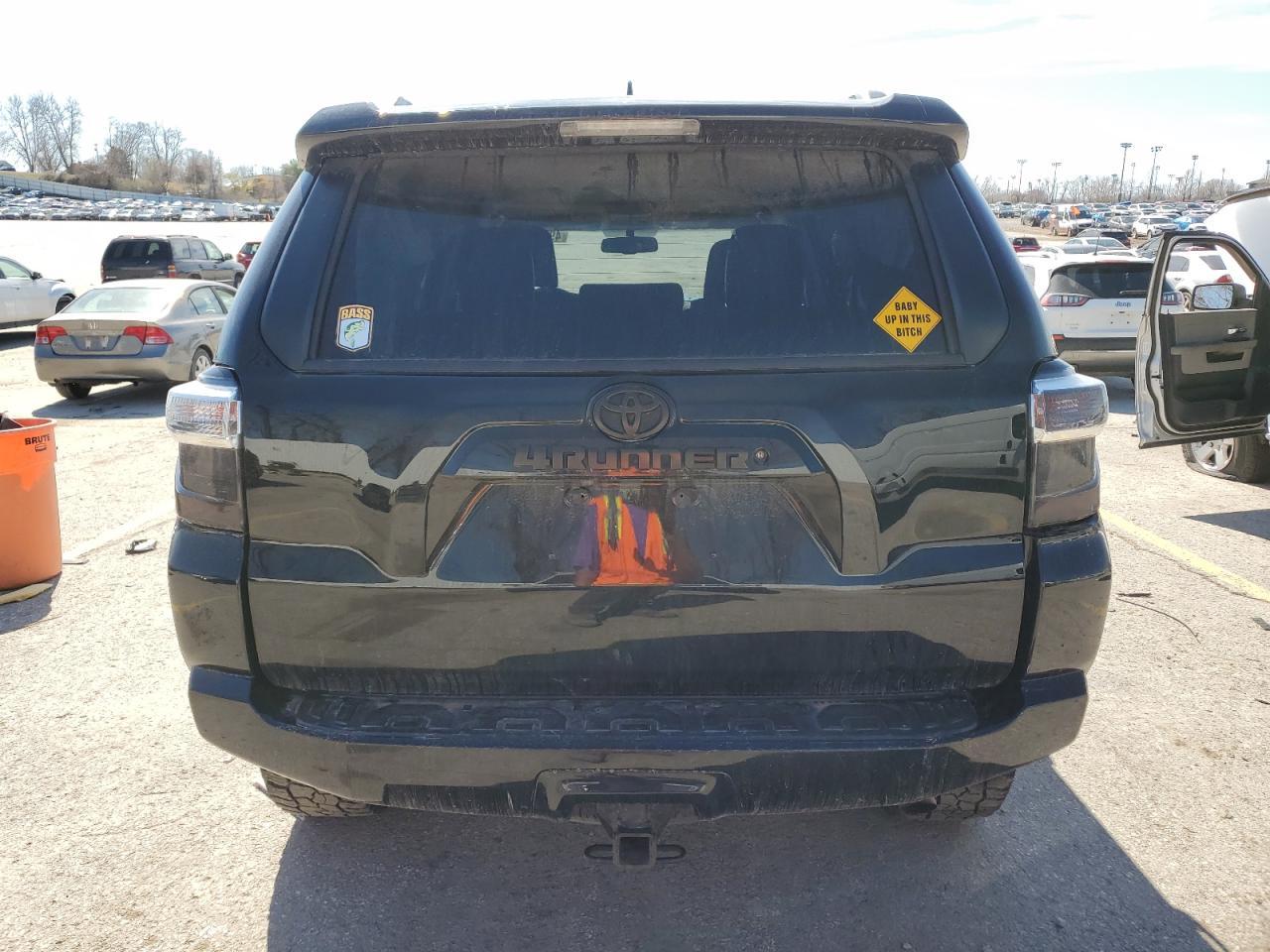 2018 TOYOTA 4RUNNER SR - Image 6