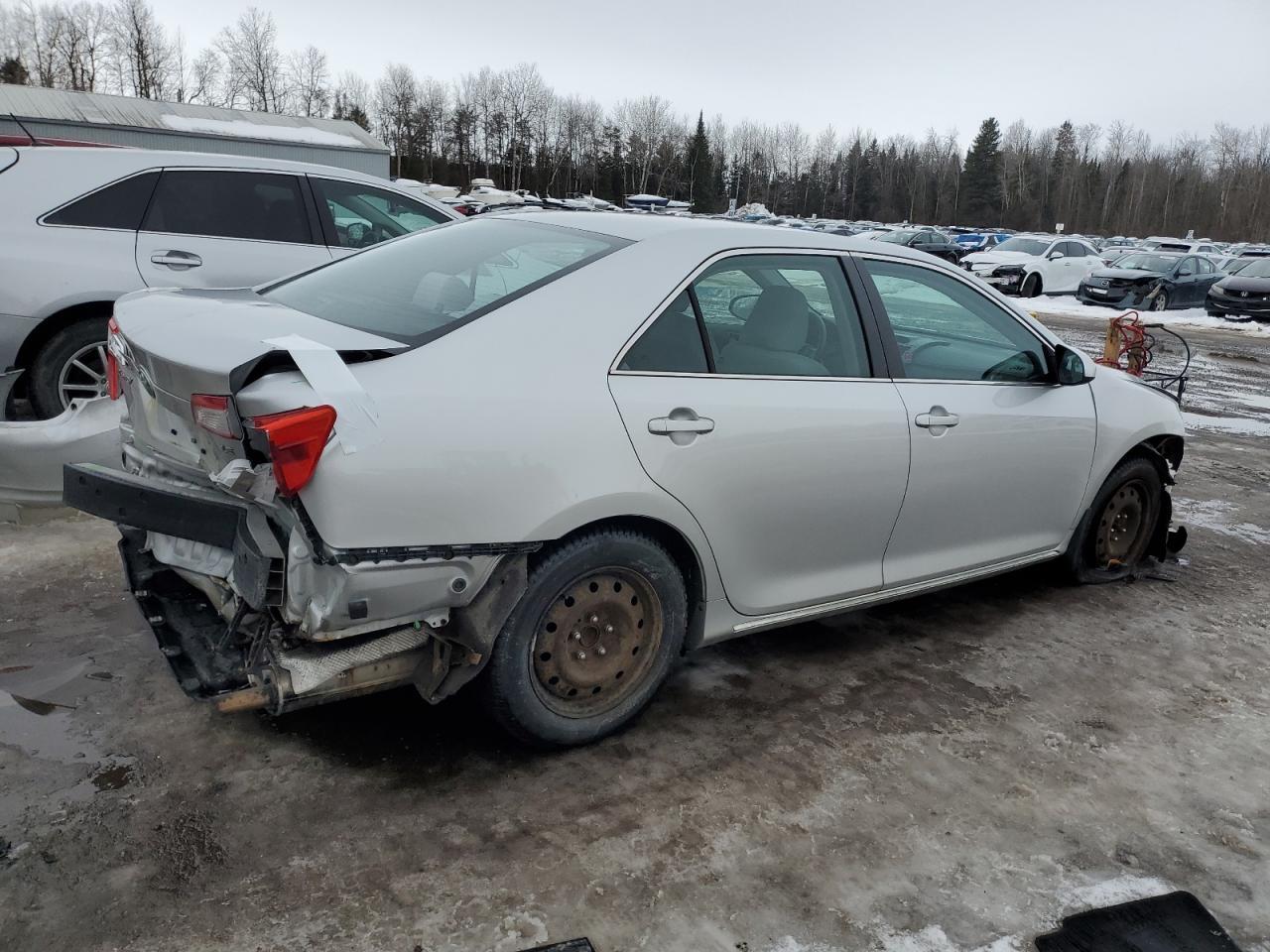 2013 TOYOTA CAMRY L - Фото 3