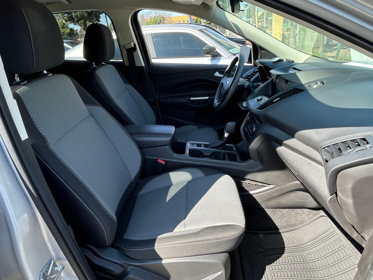 2017 FORD ESCAPE SE - Image 5