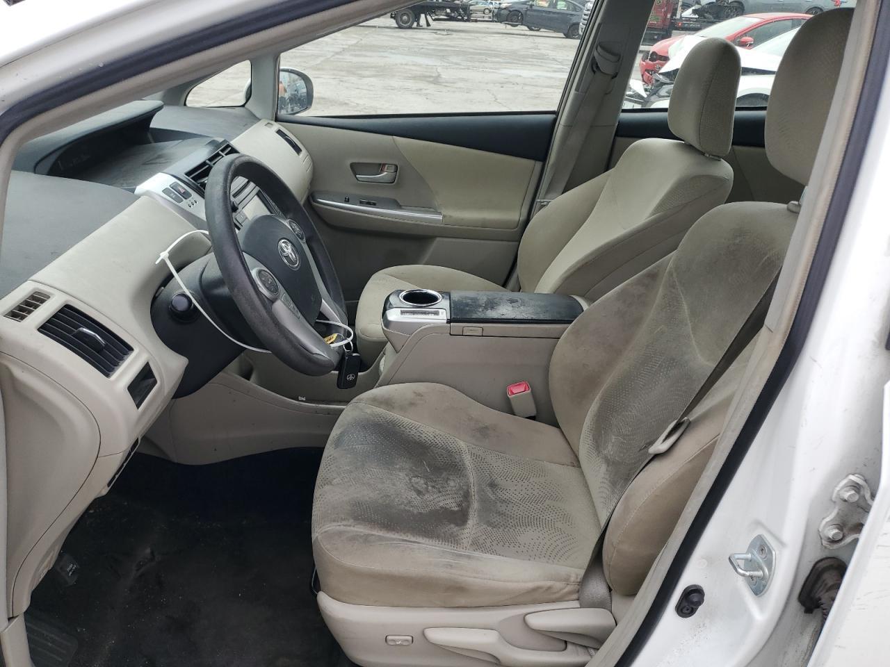 2013 TOYOTA PRIUS V - Фото 7