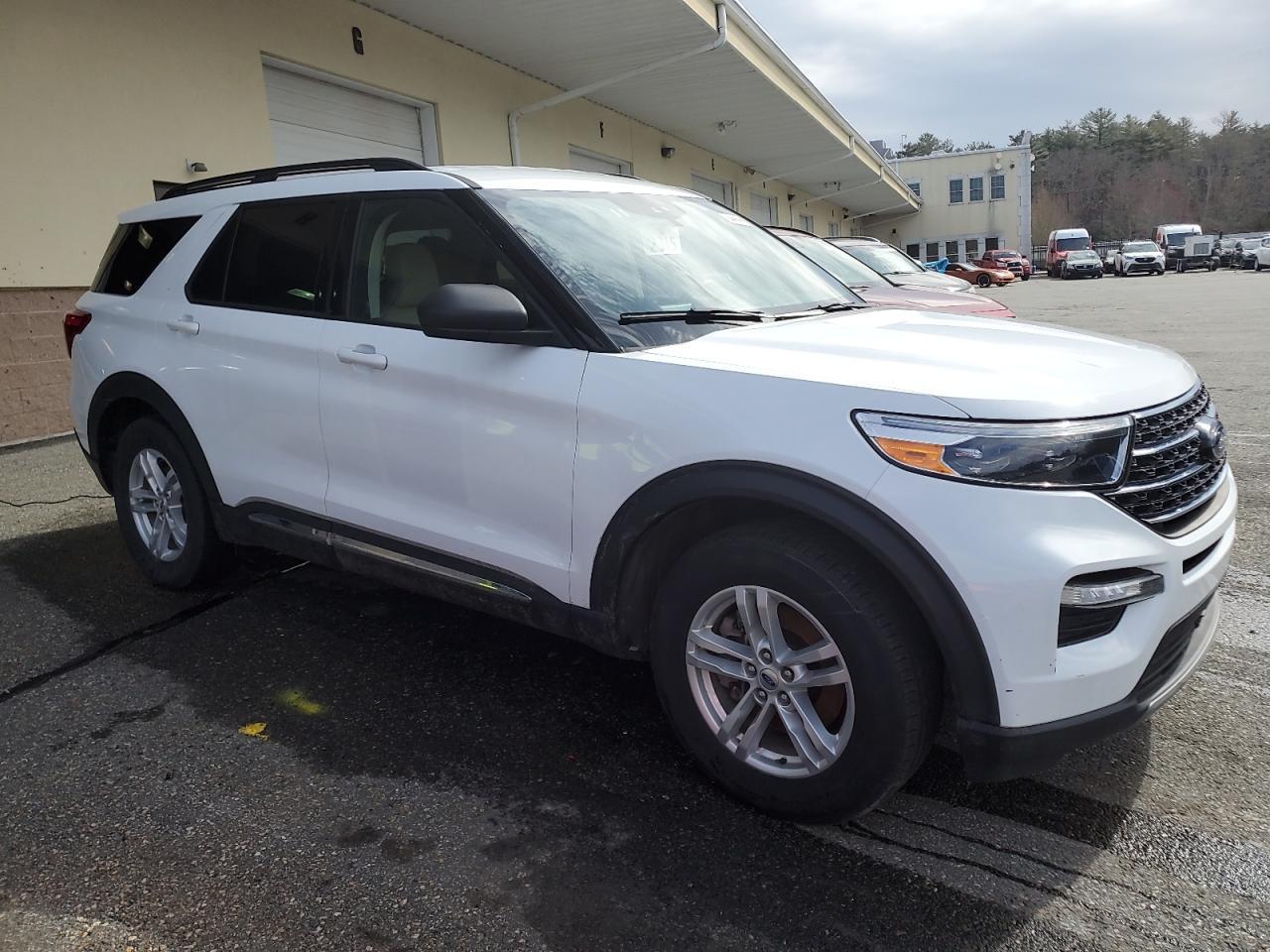 2023 FORD EXPLORER X - Image 4