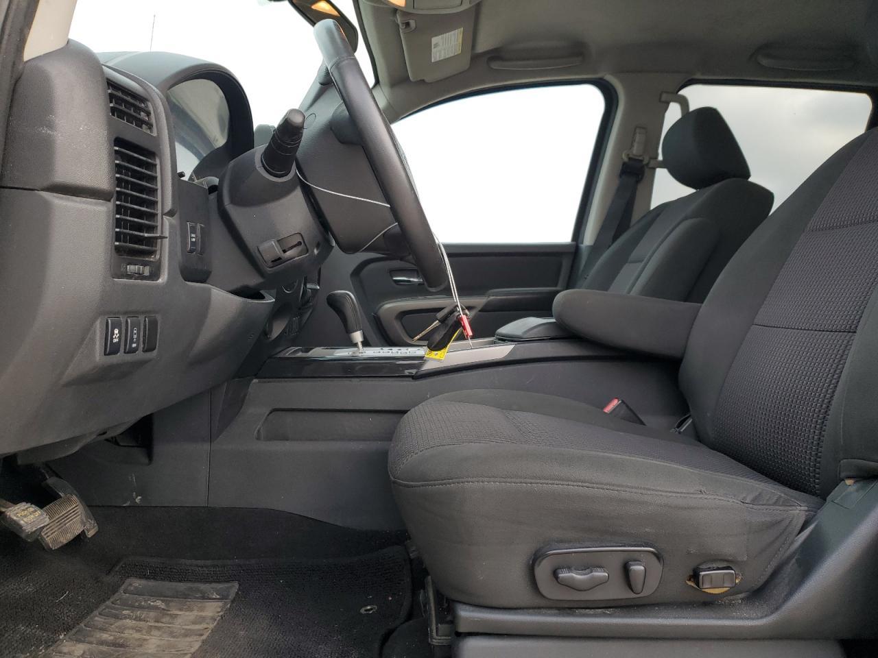 2015 NISSAN TITAN S - Фото 7