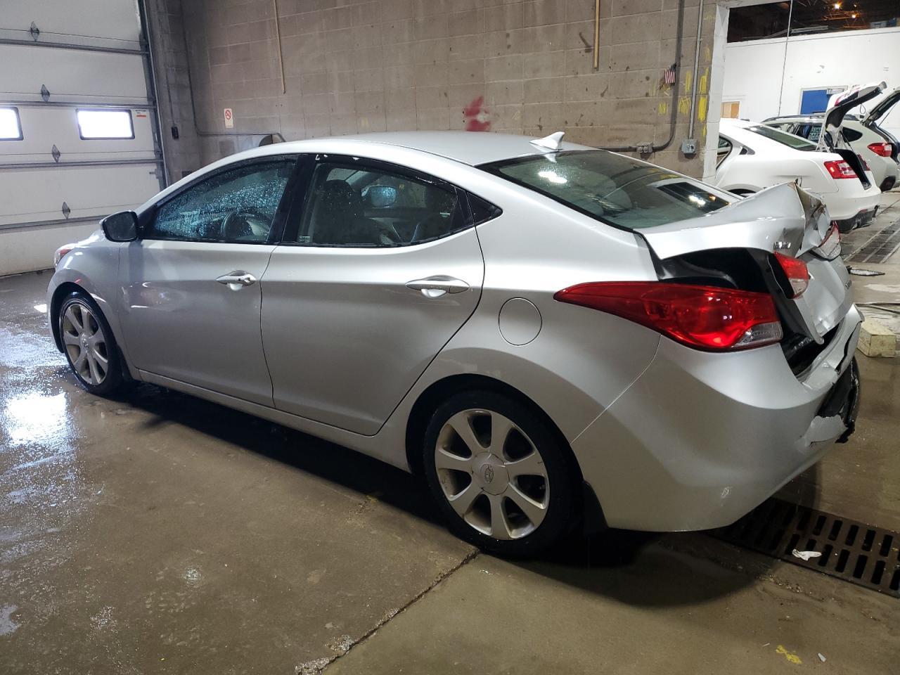 2013 HYUNDAI ELANTRA GL - Image 2