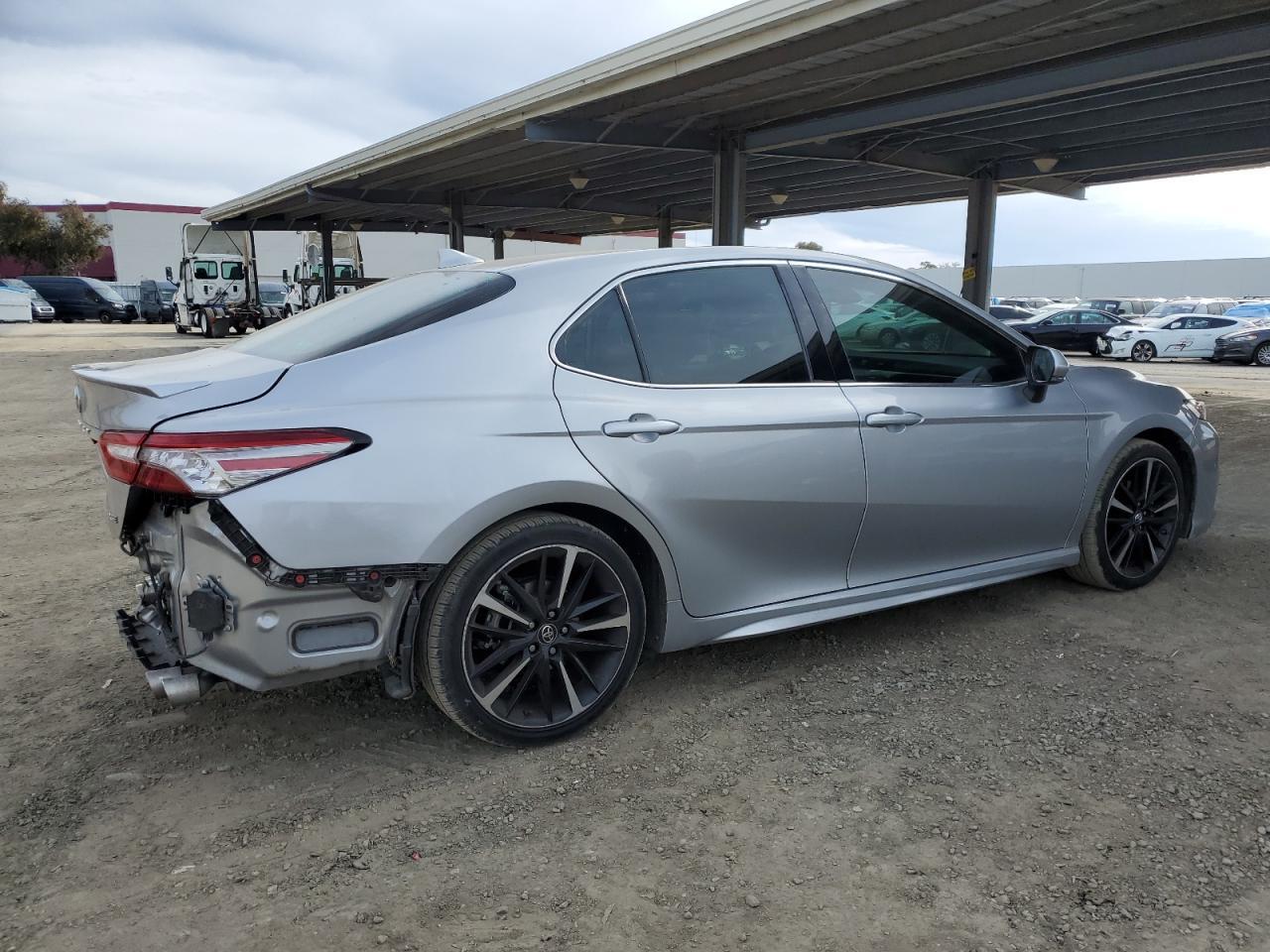 2019 TOYOTA CAMRY XSE - Фото 3
