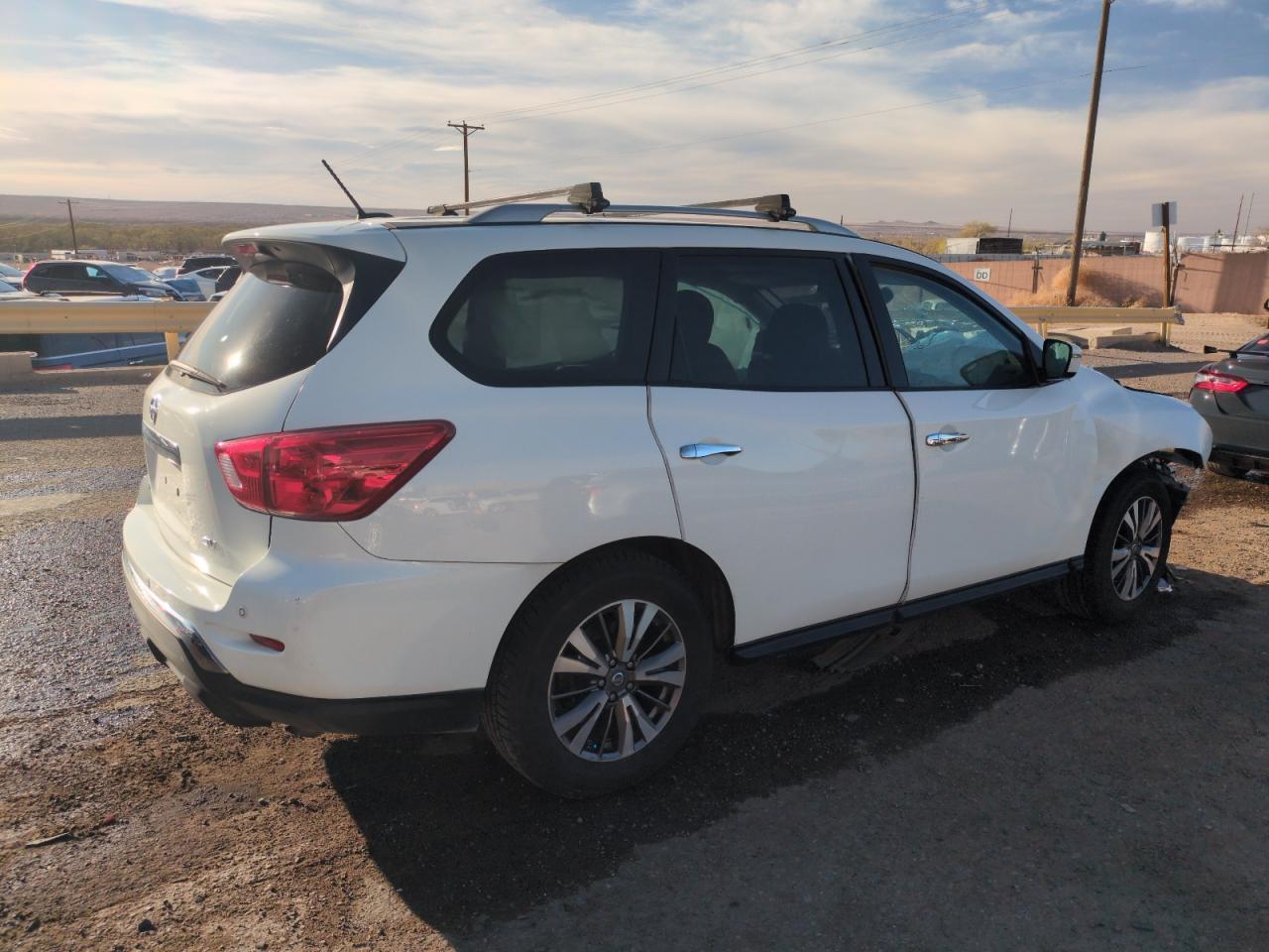 2017 NISSAN PATHFINDER - Image 3