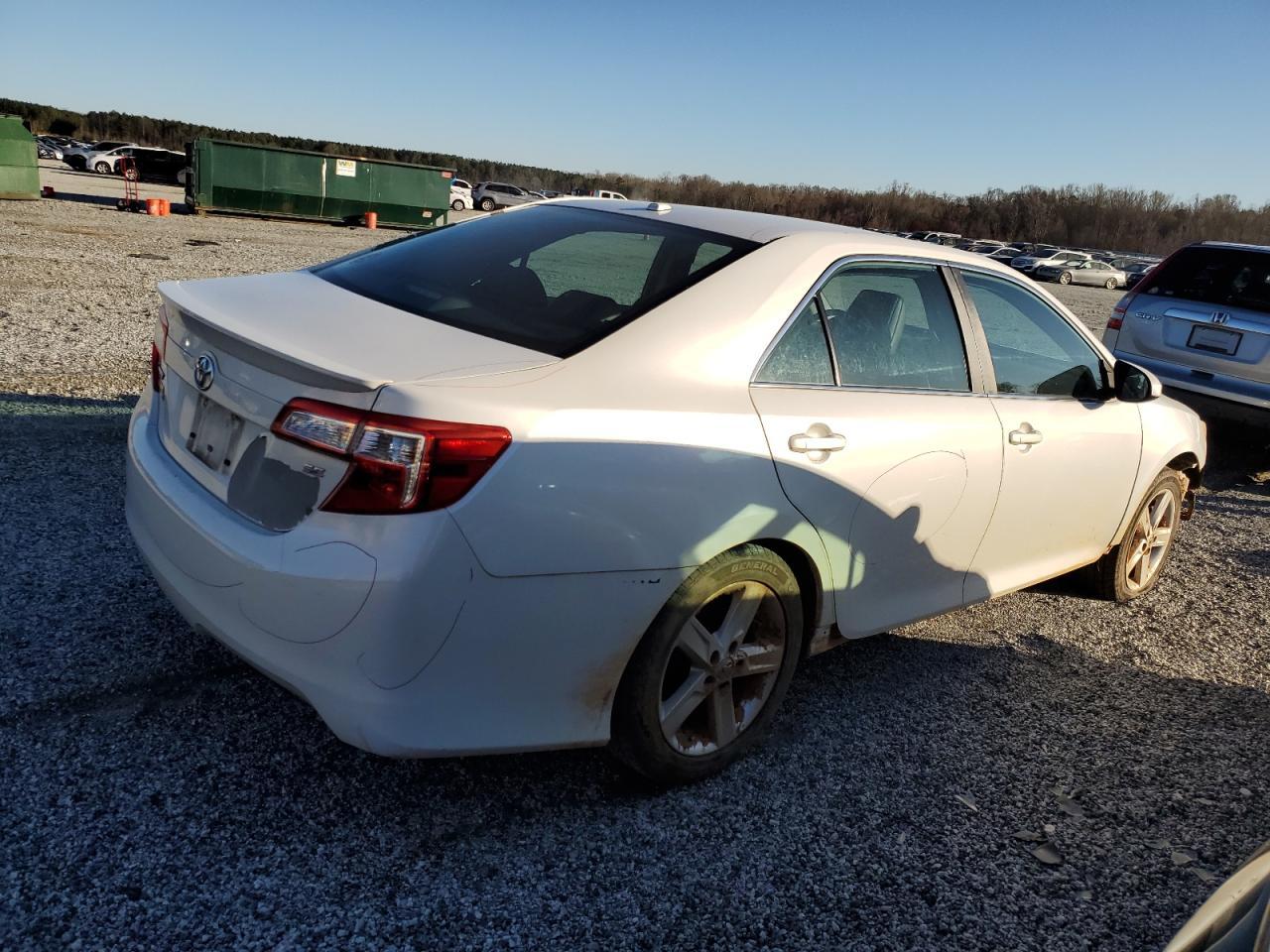 2014 TOYOTA CAMRY L - Image 3