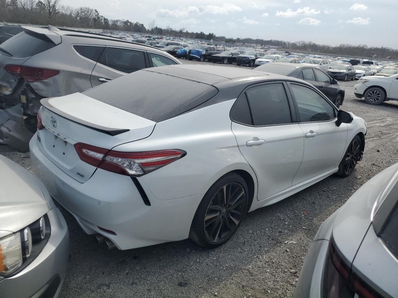 2018 TOYOTA CAMRY XSE - Image 3