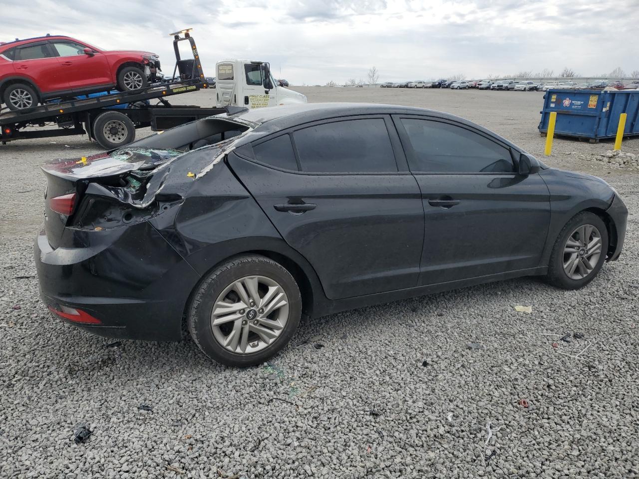 2019 HYUNDAI ELANTRA SE - Фото 3