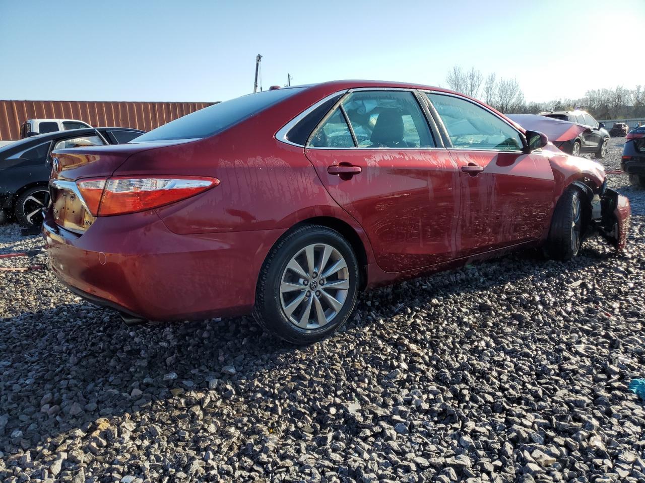 2015 TOYOTA CAMRY LE - Image 3