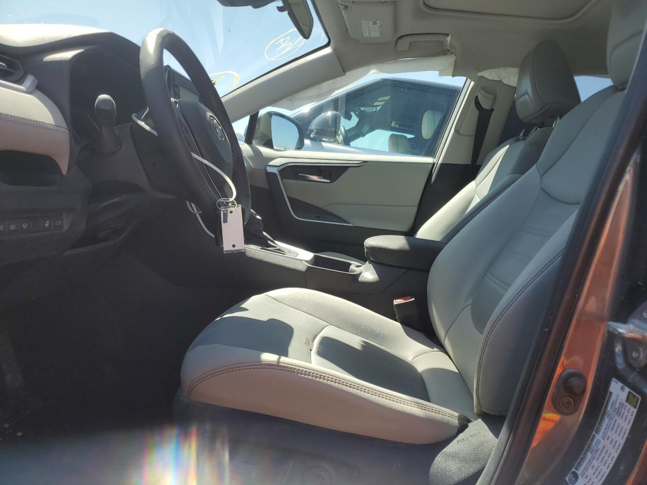 2022 TOYOTA RAV4 XLE P - Image 7