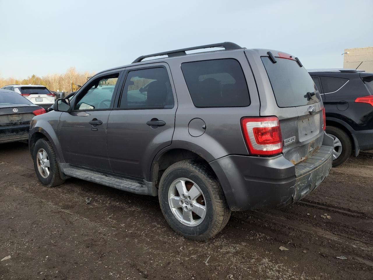 2010 FORD ESCAPE XLT - Фото 2