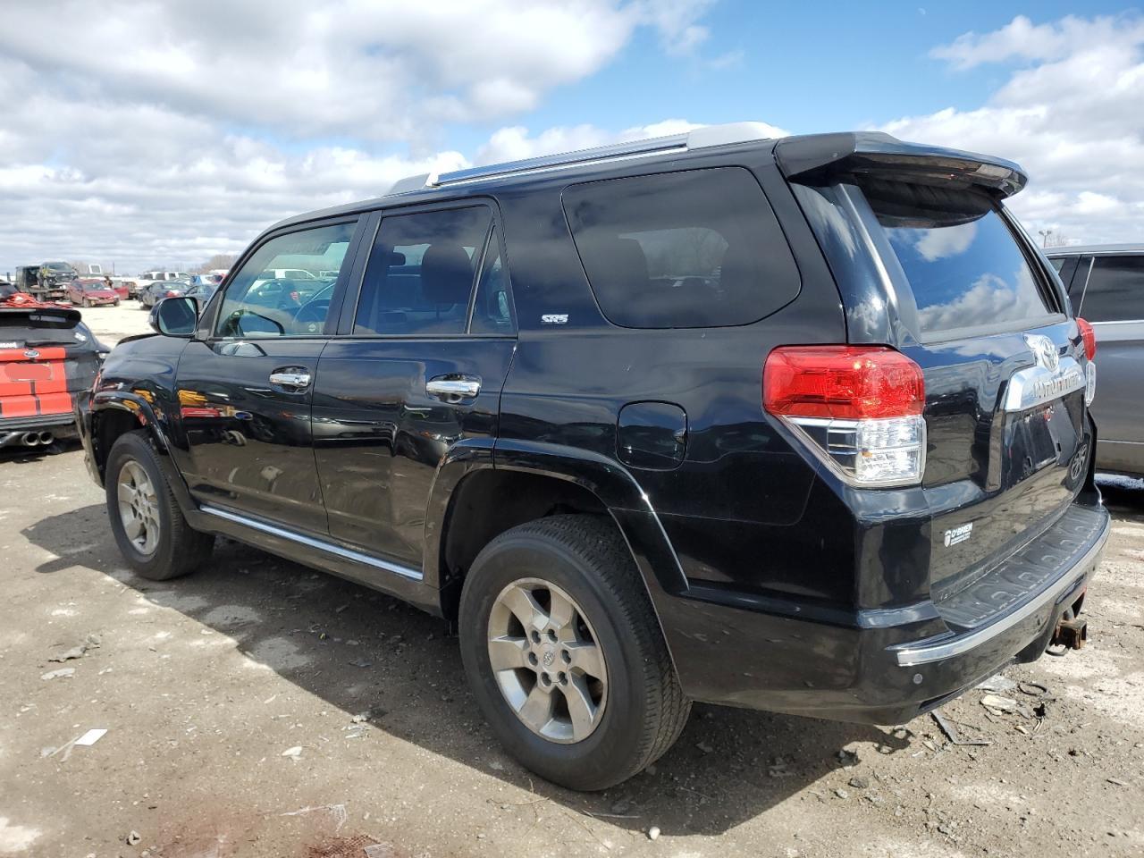 2011 TOYOTA 4RUNNER SR - Image 2
