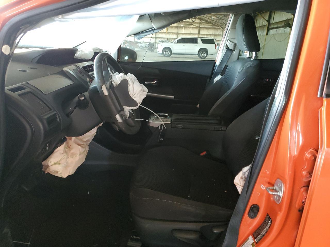2015 TOYOTA PRIUS V - Фото 7